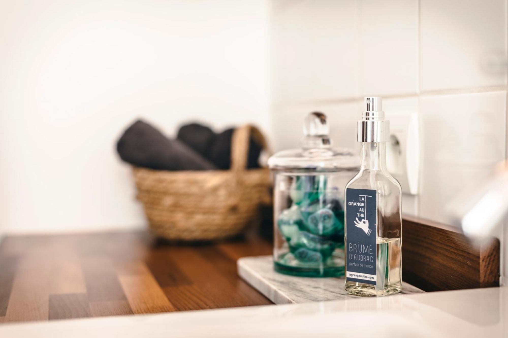 Appartement Cosy Au Coeur Du Village - Le Segala Montbazens Esterno foto